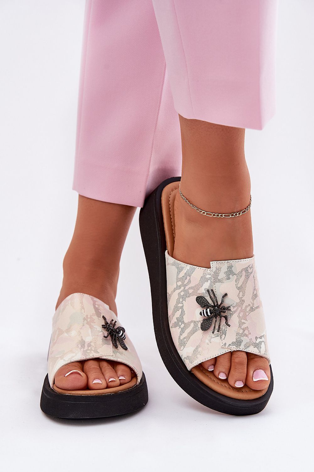 Sandał Klapki Model Vinceza 66752 Beige - Step in style