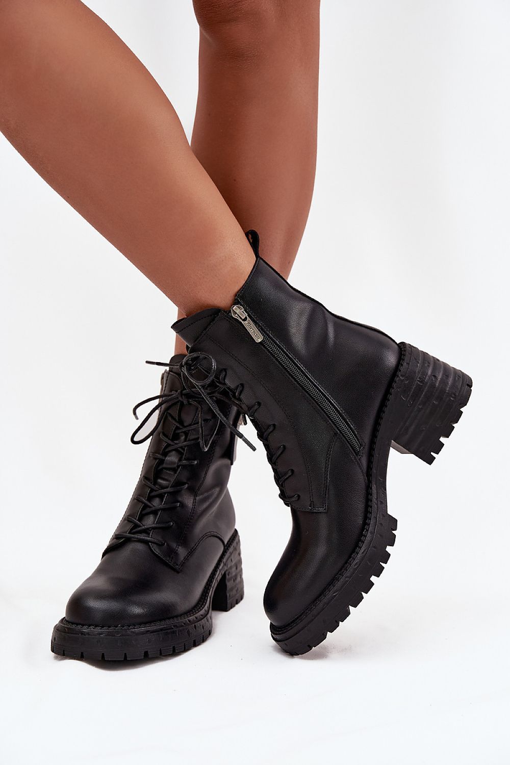 Workery Model Artiker 57C0214 Black - Step in style