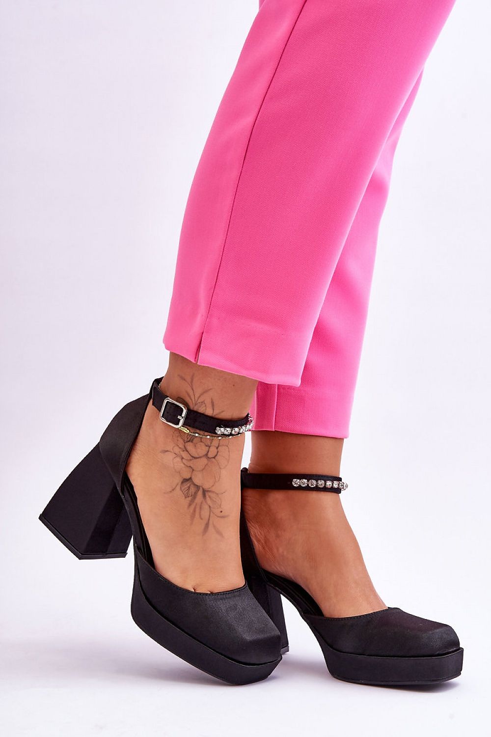 Czółenka Model Adel J010 Black - Step in style