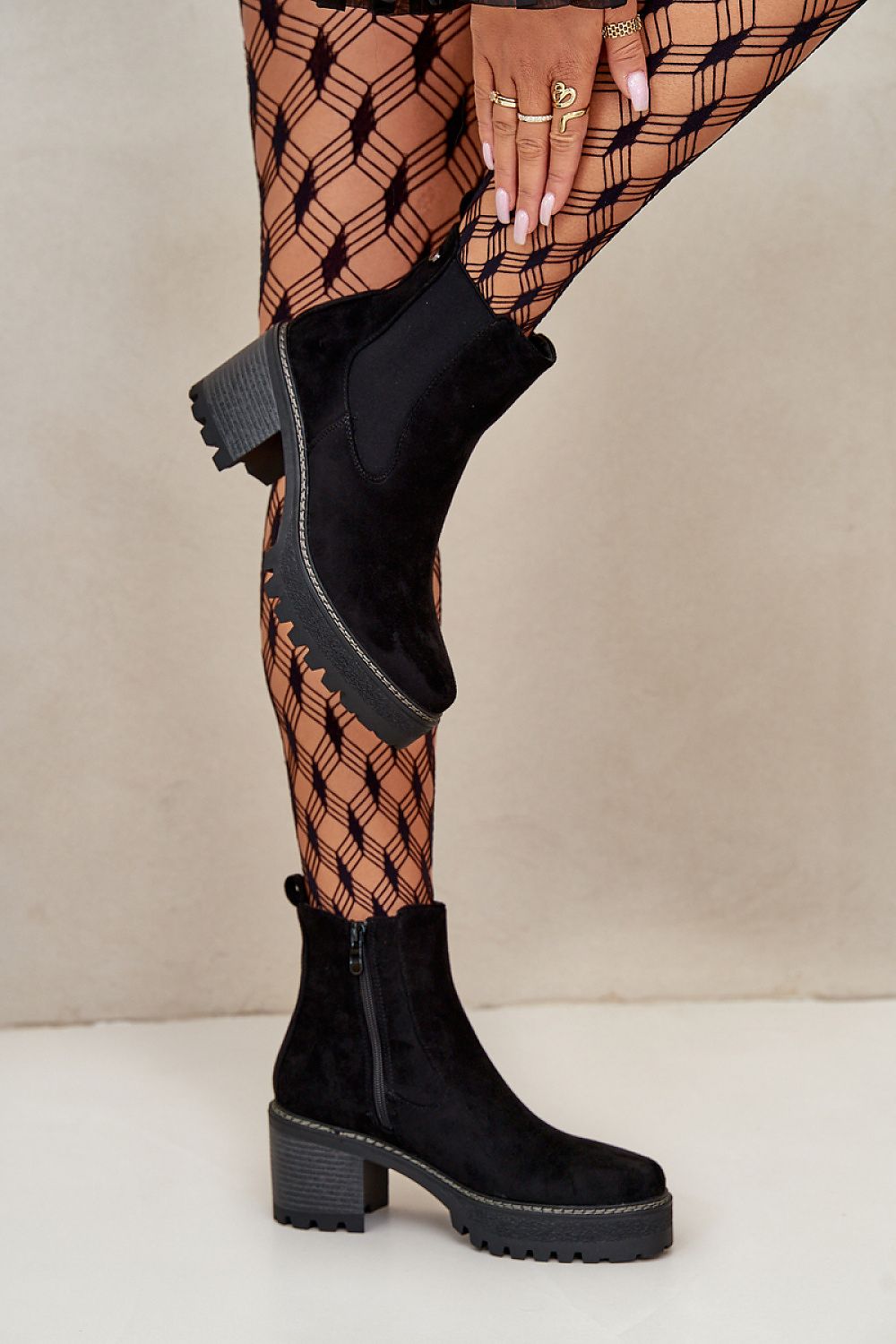   Botki Model Irissinae KE217 Black - Step in style 