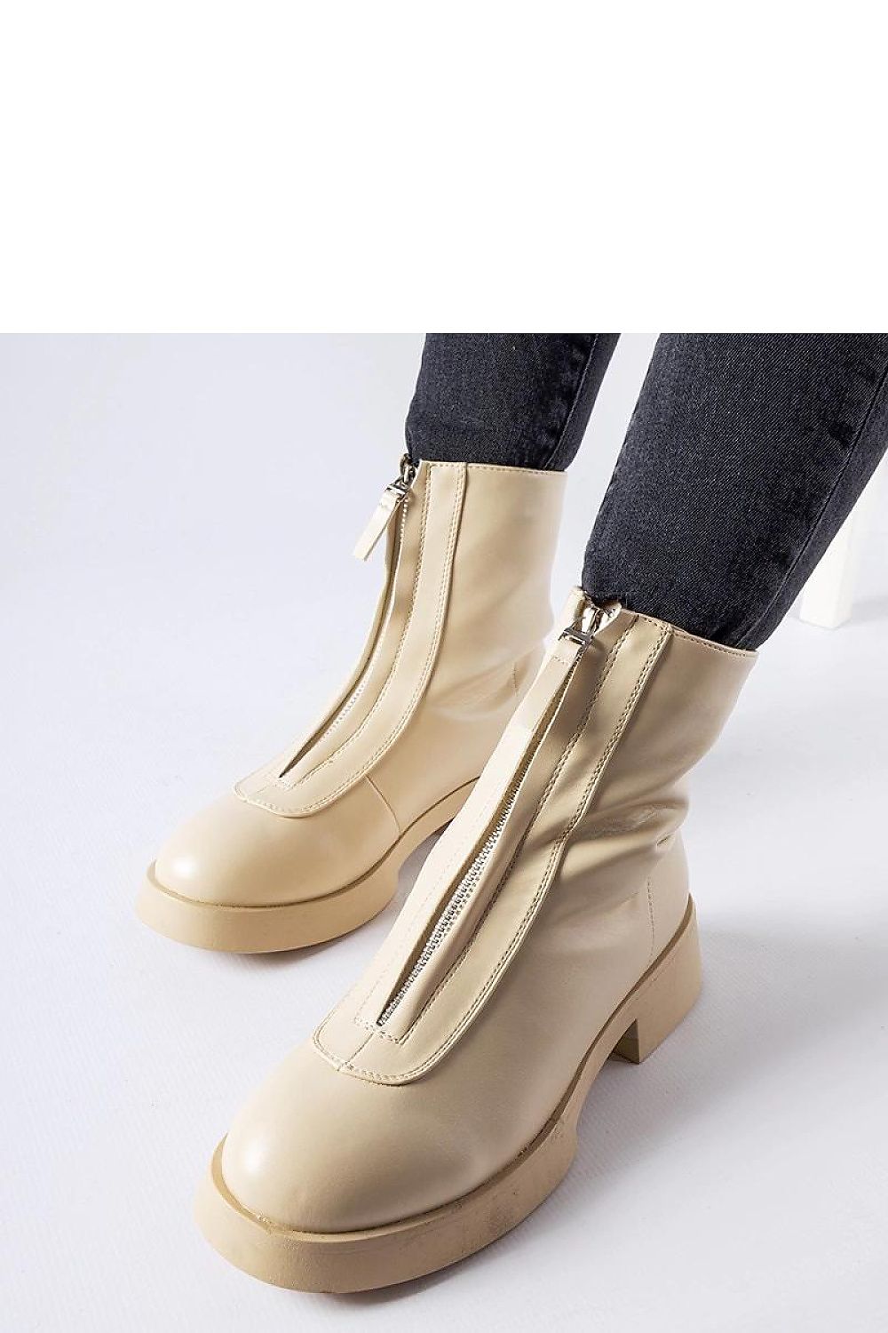   Beżowe ocieplane botki z suwakiem Baldo - Solea 