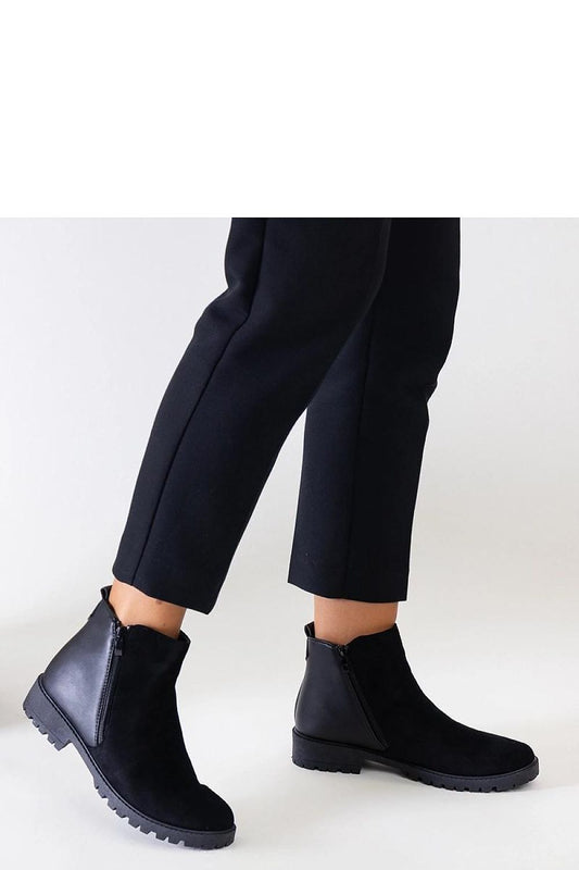   Czarne botki na platformie z eko-zamszu Kirla - Solea 