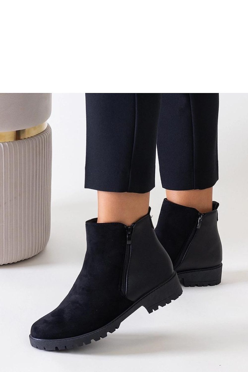   Czarne botki na platformie z eko-zamszu Kirla - Solea 