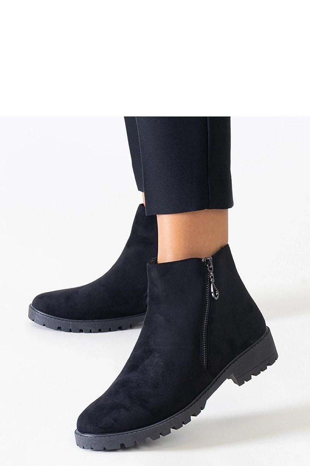   Czarne botki z metalowymi wstawkami eko-zamsz Branda - Solea 