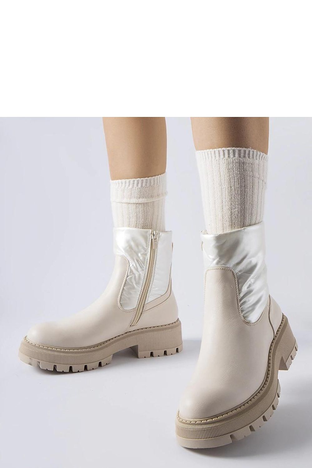   Beżowe botki z ozdobną cholewką Garrett - Solea 