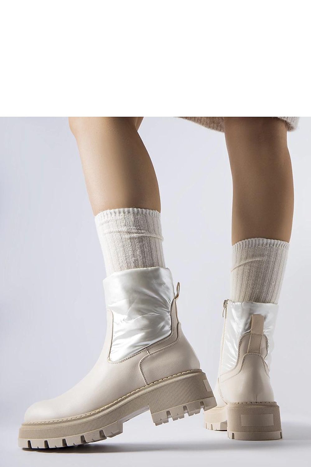   Beżowe botki z ozdobną cholewką Garrett - Solea 