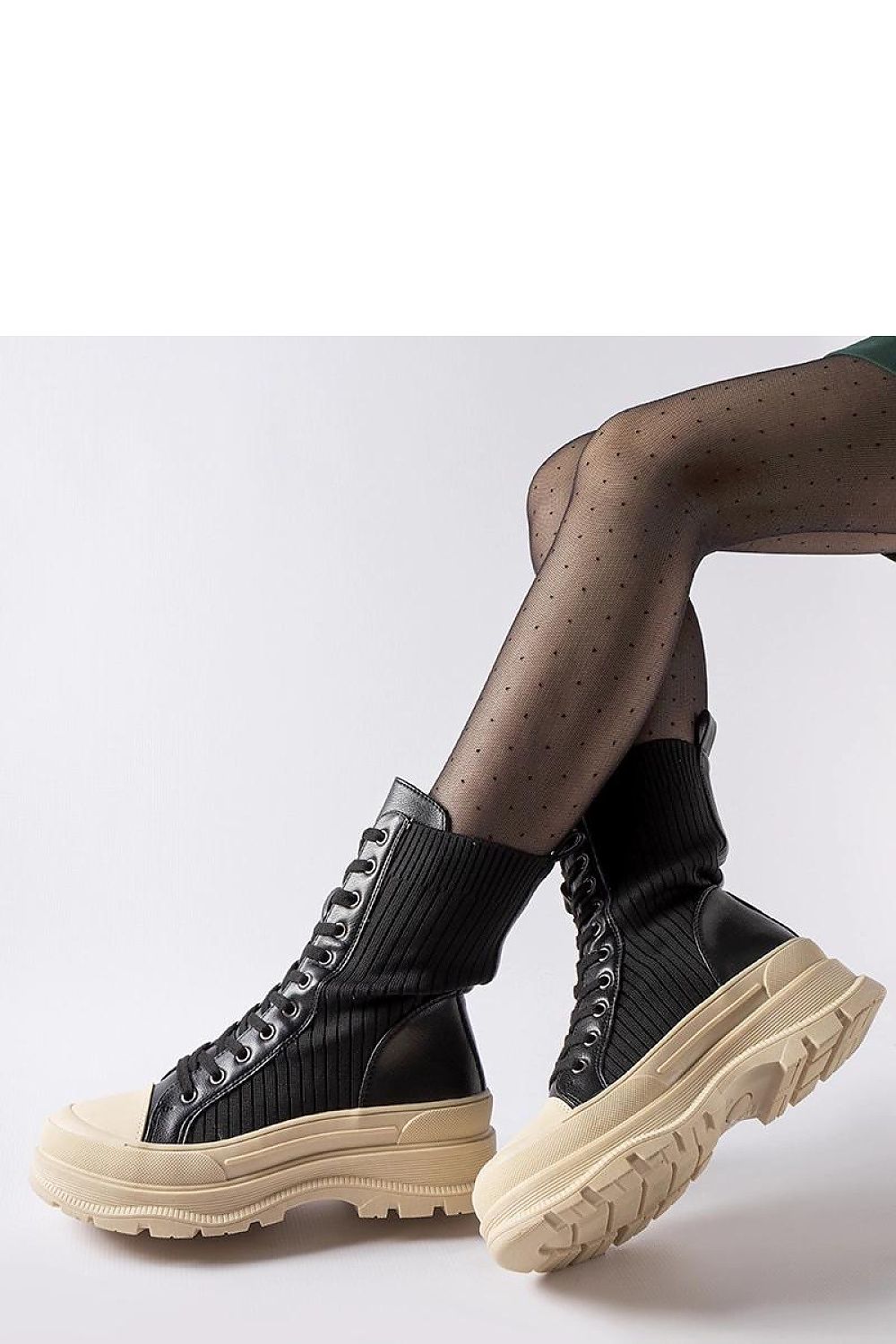   Czarne skarpetowe botki jasna podeszwa Vitto - Solea 