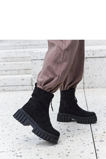   Czarne botki damskie ocieplane na zamek z grubą podeszwą wykonane z eko-zamsz Azzurra - Solea 