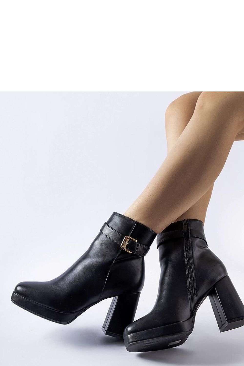   Czarne ocieplane klasyczne botki na słupku z zamszu Caio - Solea 