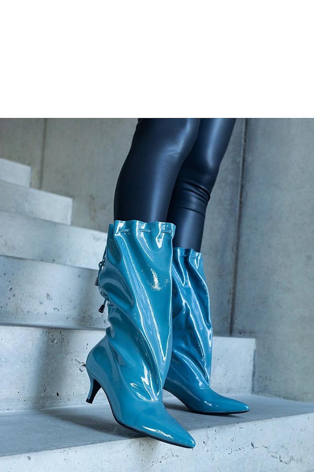   Niebieskie kozaki na niskiej szpilce Clinton - Solea 