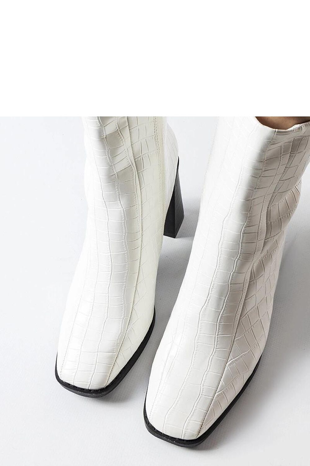   Białe botki z imitacją skóry krokodyla Belluci - Solea 