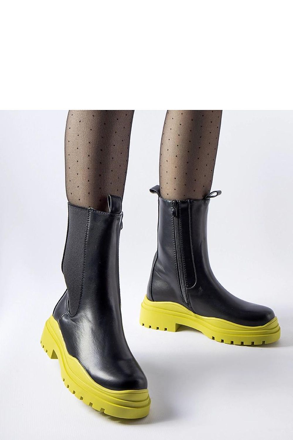   Czarne botki na kolorowej podeszwie Delebio - Solea 