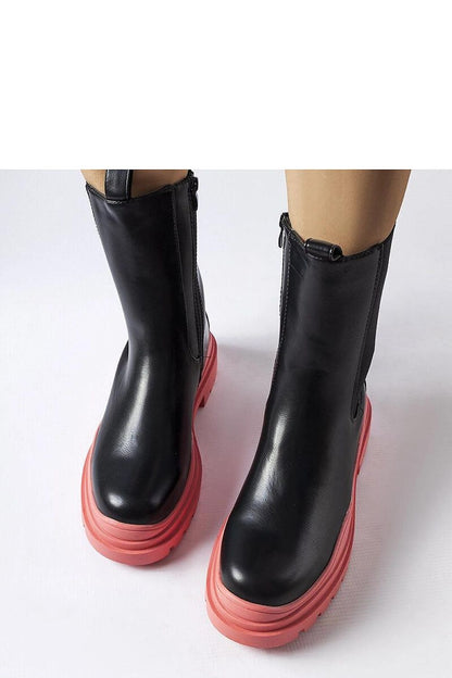   Czarne botki na kolorowej podeszwie Delebio - Solea 