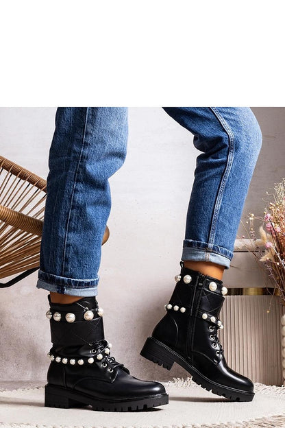   Czarne botki damskie sznurowane z perełkami Carvala - Solea 