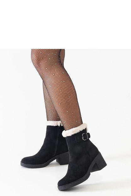   Czarne botki na słupku ozdobione futerkiem eko-zamsz Amtula - Solea 