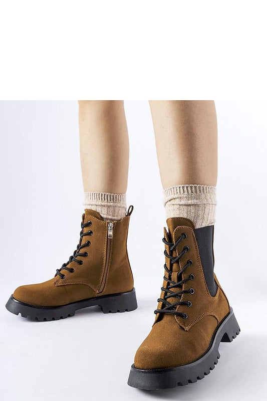   Brązowe botki na masywnej podeszwie Swinford - Solea 