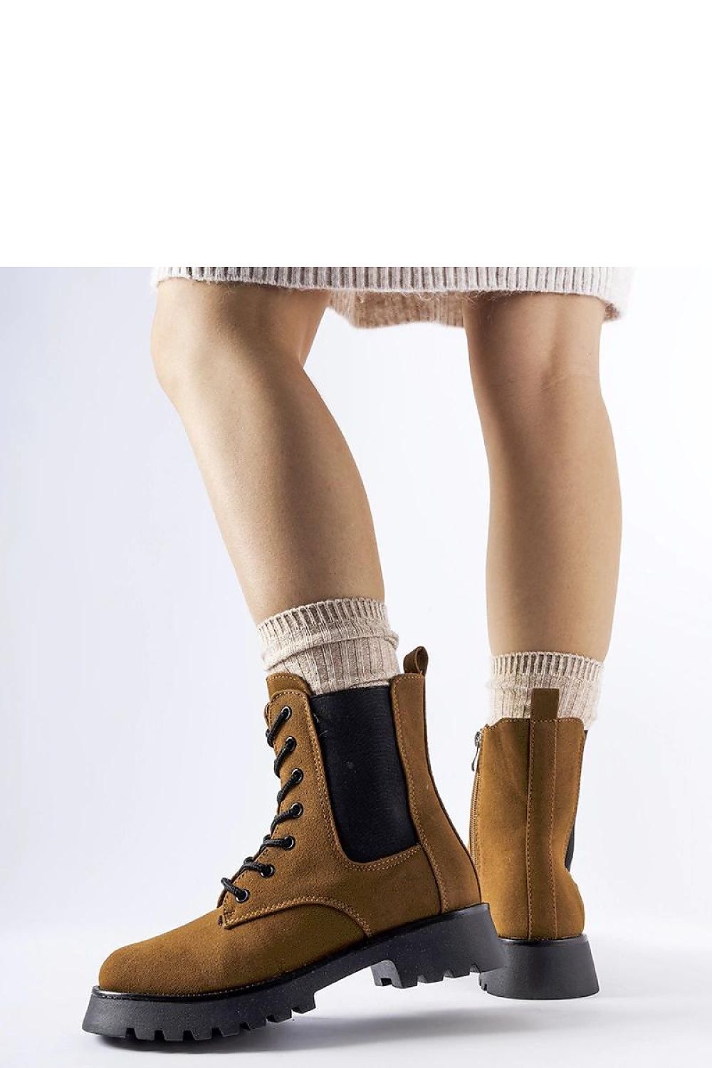   Brązowe botki na masywnej podeszwie Swinford - Solea 