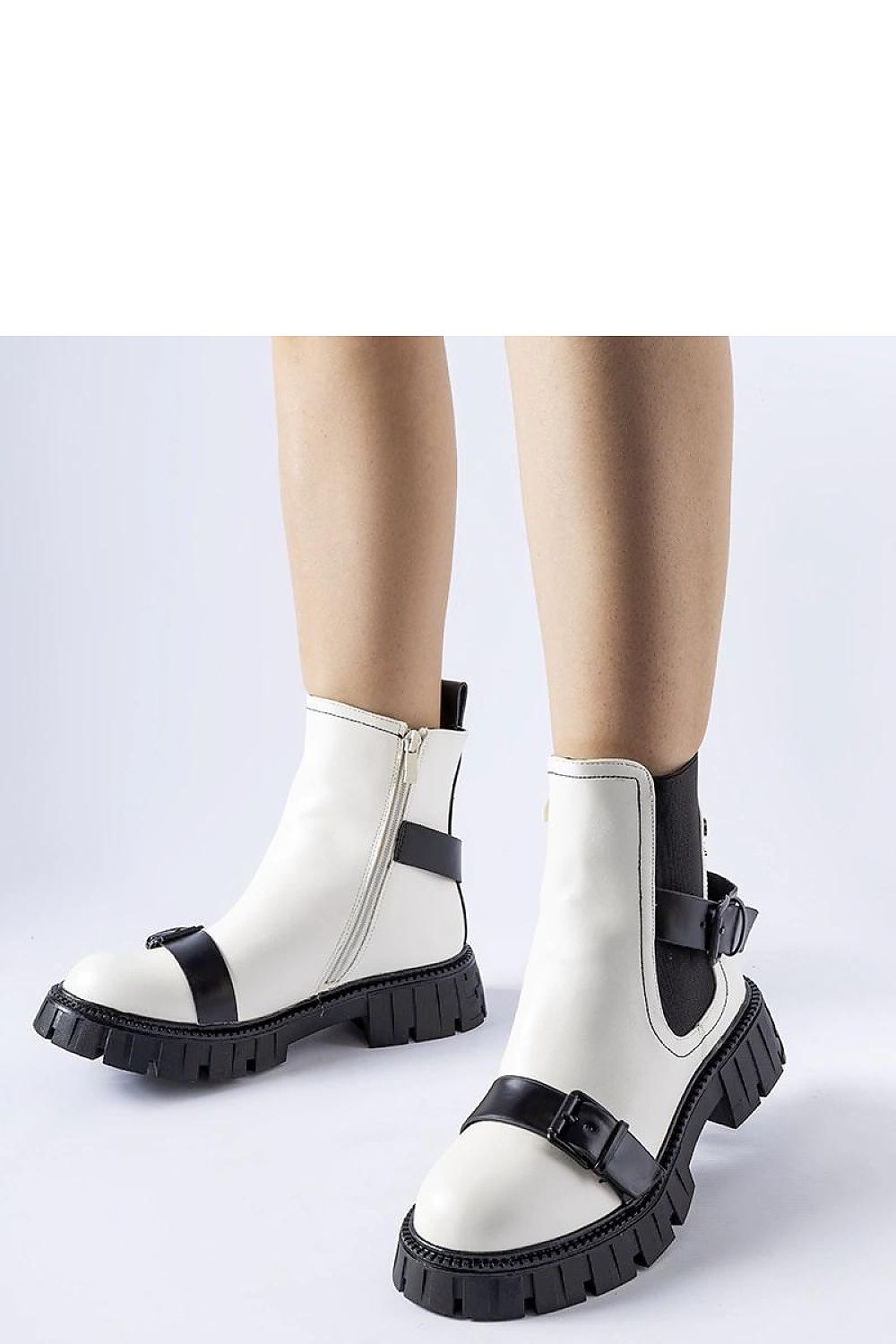   Białe botki na masywnej podeszwie Fontarine - Solea 