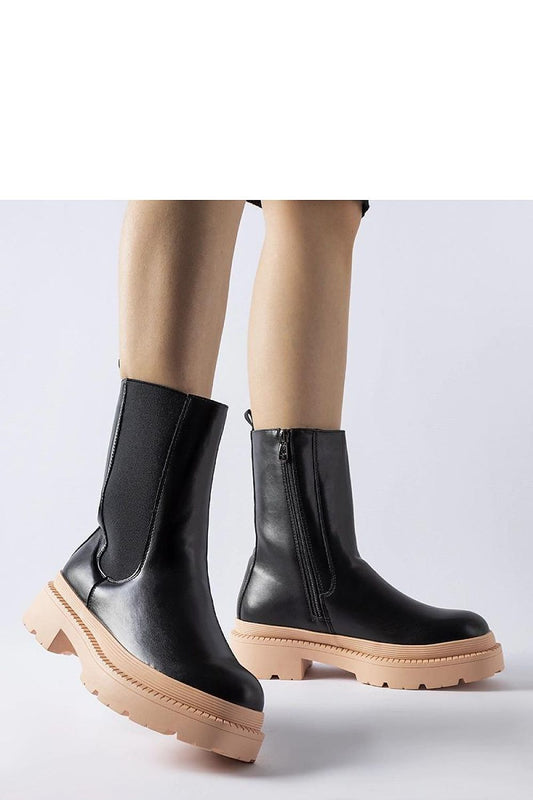   Czarne botki na jasnoróżowej podeszwie Garden - Solea 