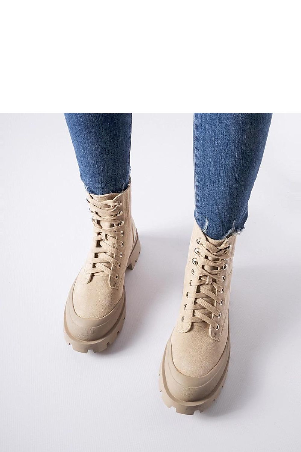   Beżowe botki z eko-zamszu Orson - Solea 