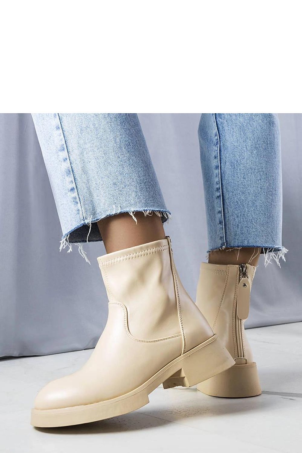   Beżowe klasyczne botki Victoire - Solea 