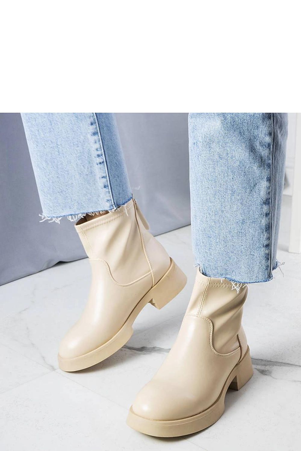   Beżowe klasyczne botki Victoire - Solea 