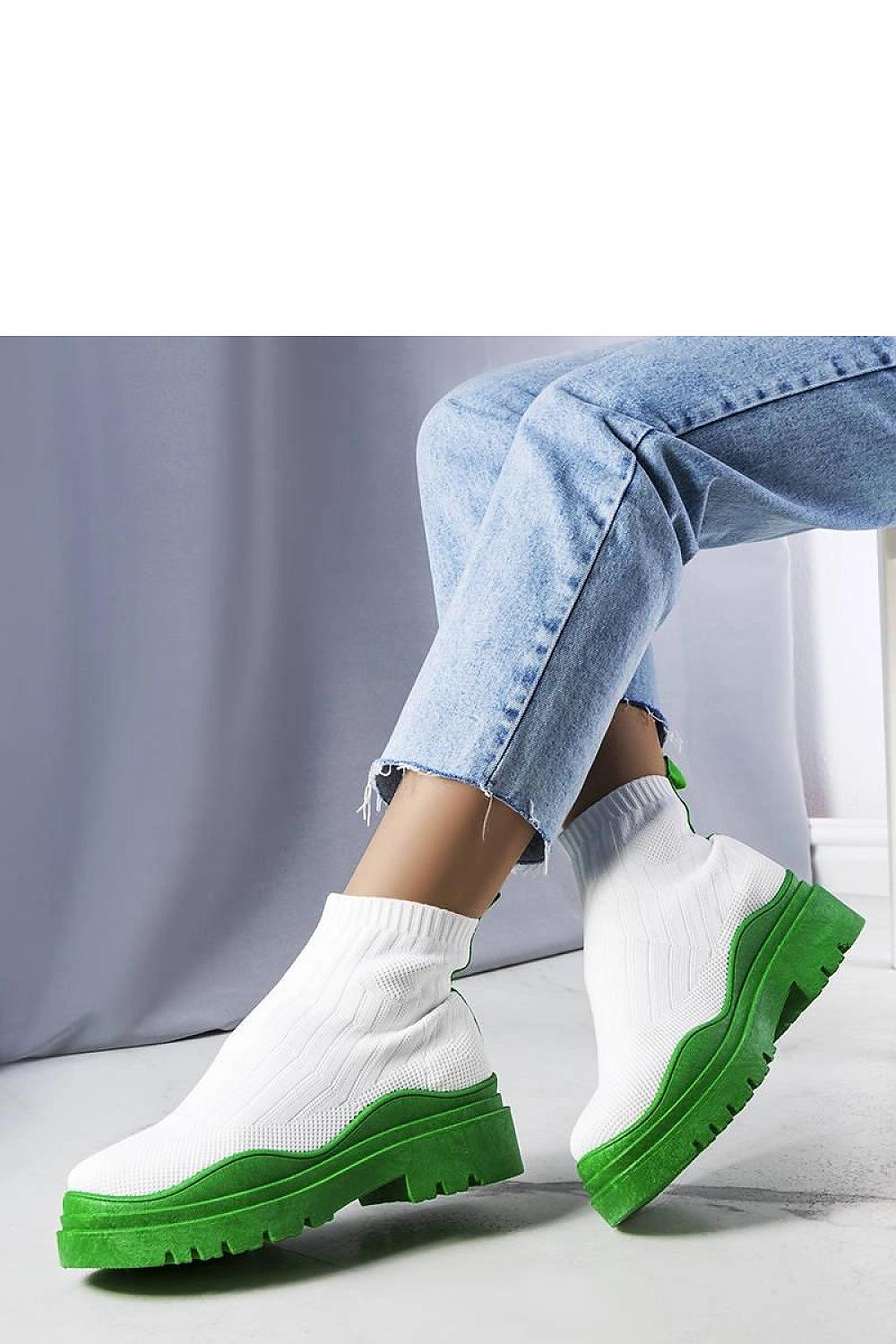   Białe skarpetkowe botki z zieloną podeszwą Cali - Solea 