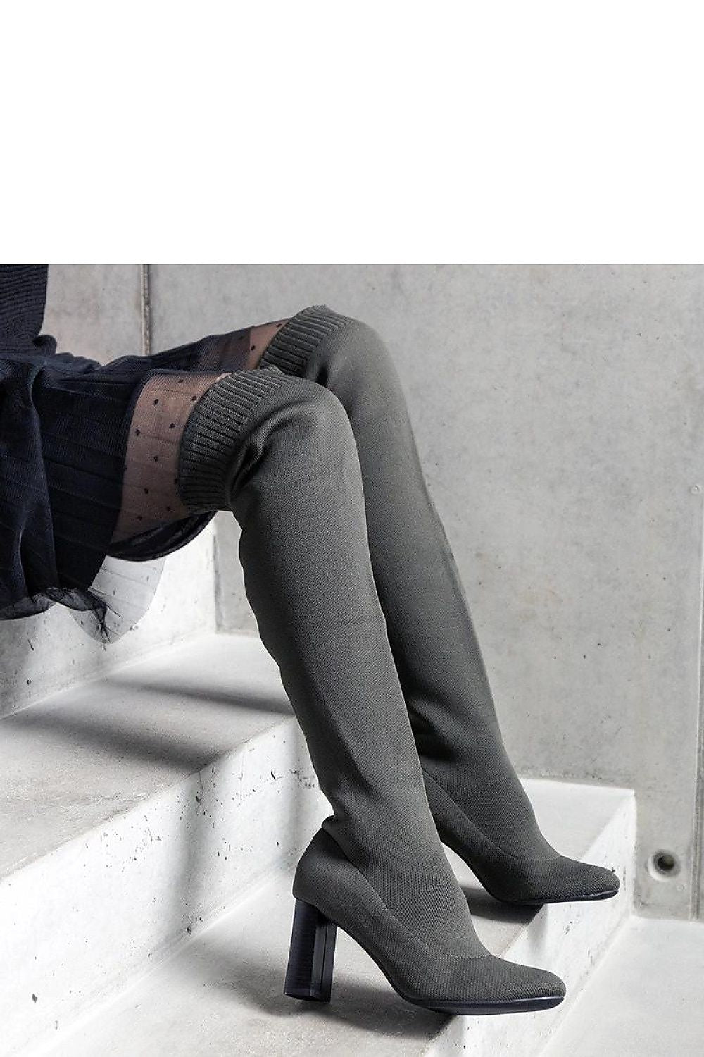   Zielone wsuwane kozaki na słupku z elastyczna cholewką Flamme - Solea 