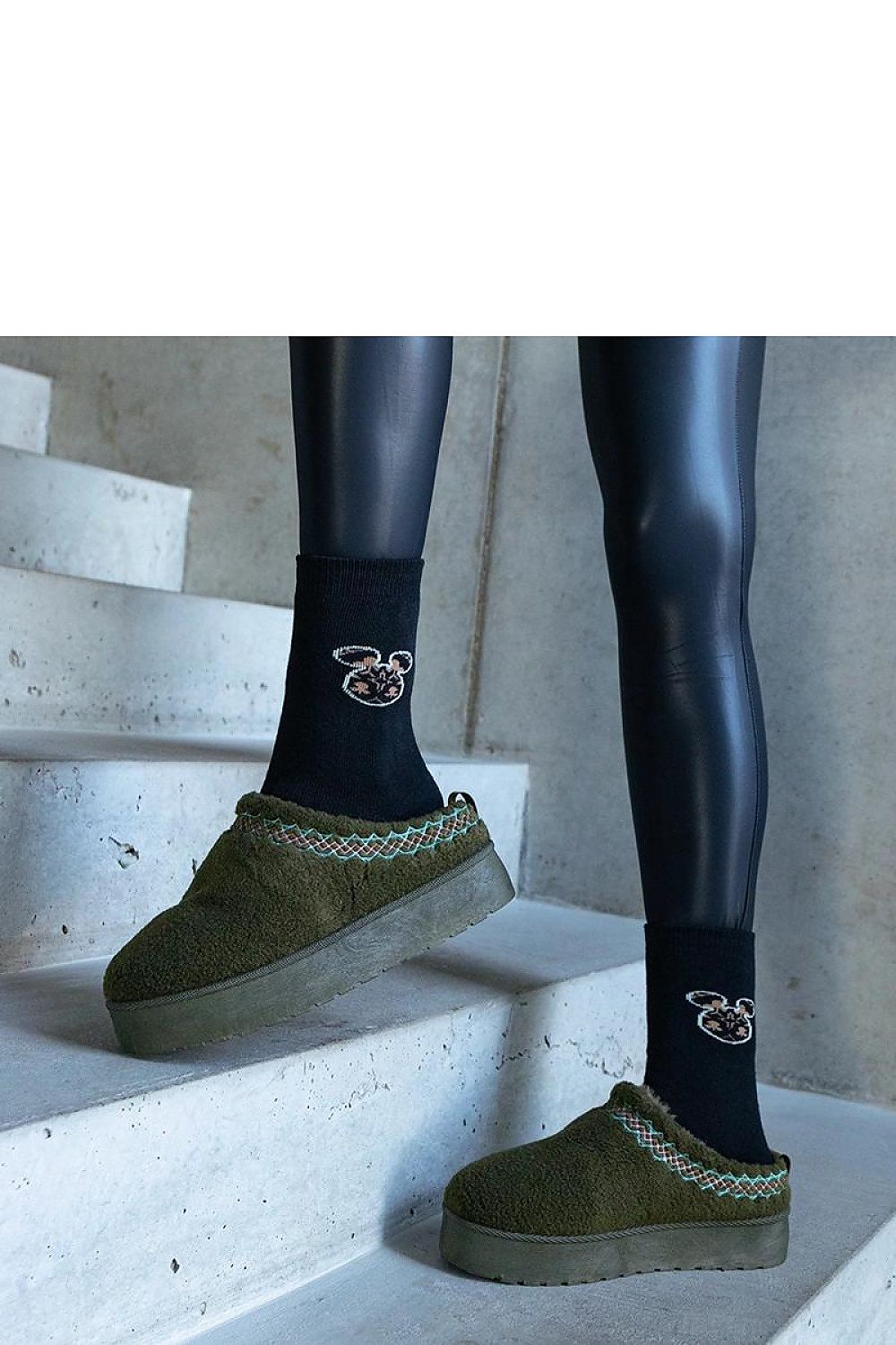   Zielone śniegowce na platformie z niską cholewką i haftowanym wzorem Greene - Solea 