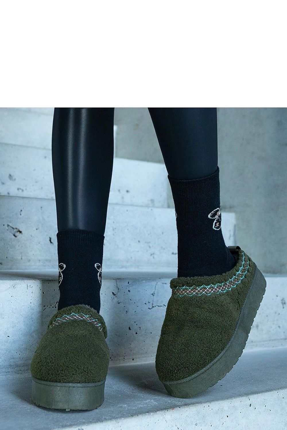   Zielone śniegowce na platformie z niską cholewką i haftowanym wzorem Greene - Solea 