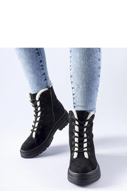   Czarne botki ocieplane z eko-zamszu Pompei - Solea 