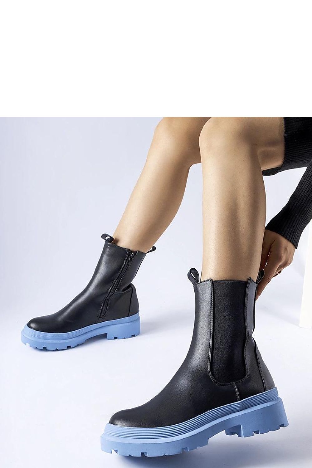   Czarne buty na niebieskiej podeszwie Georgette - Solea 