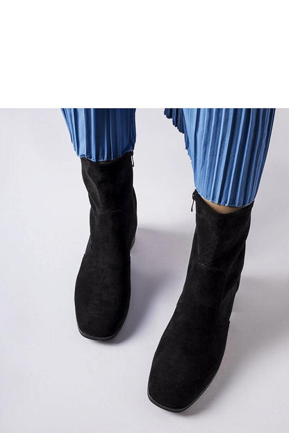   Czarne botki z perforowaną cholewką Cavallo - Solea 