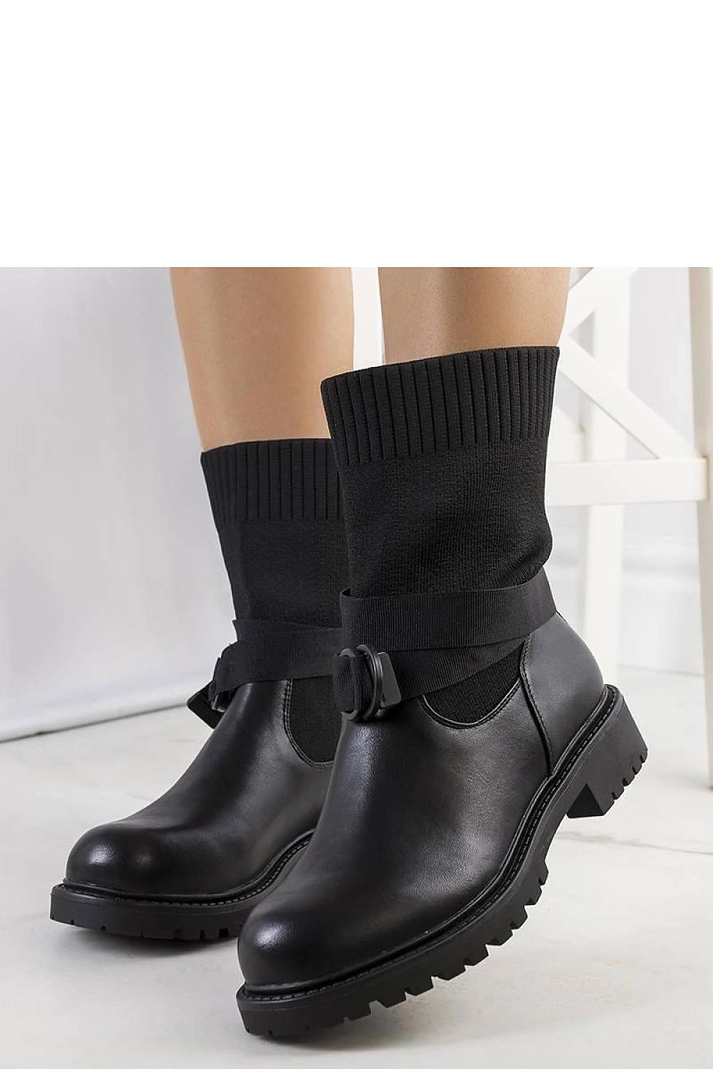   Czarne botki z elastyczną cholewką Ricky - Solea 