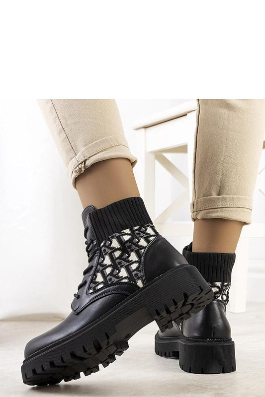   Czarne botki z elastyczną cholewką Giganti - Solea 