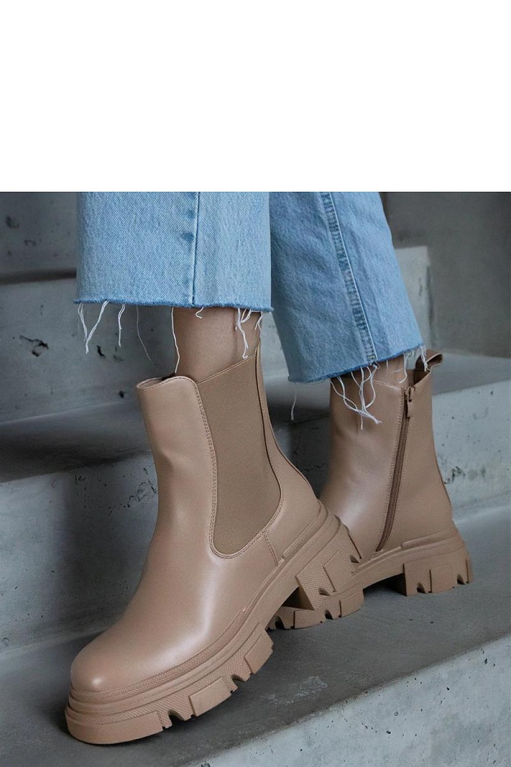   Beżowe botki ocieplane zapinane na zamek eko skóra Amaris - Solea 