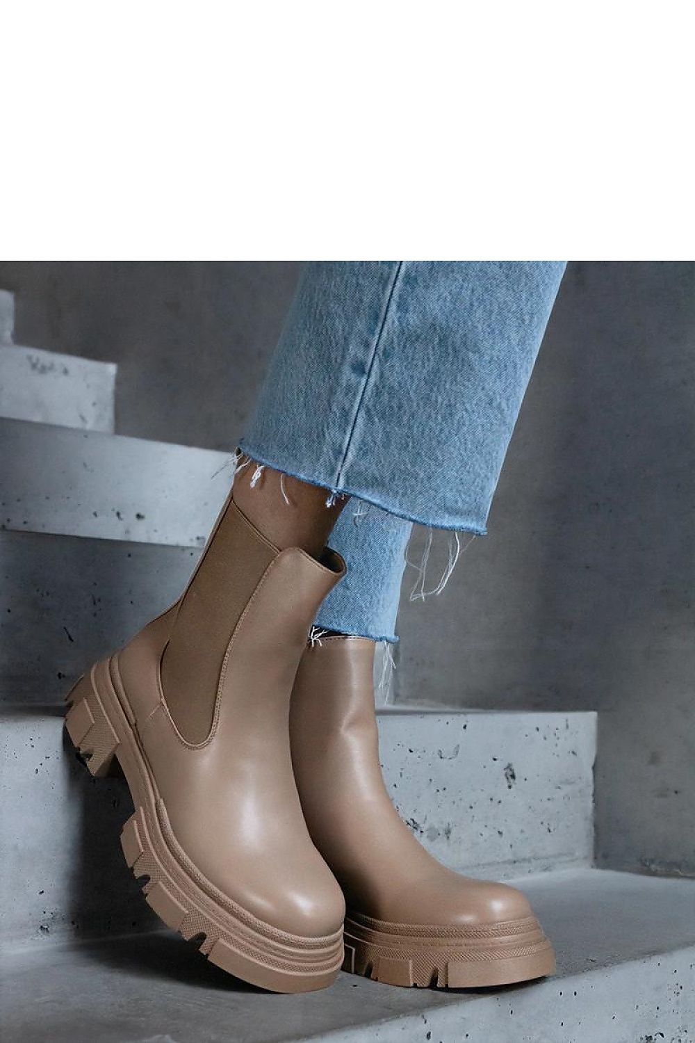   Beżowe botki ocieplane zapinane na zamek eko skóra Amaris - Solea 