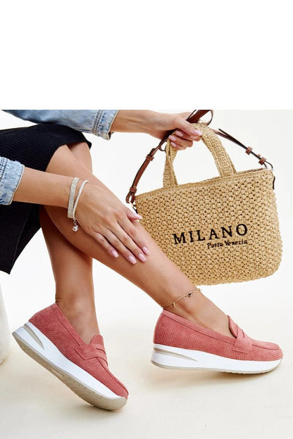   Różowe perforowane półbuty Muna - Solea 