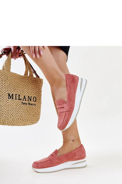   Różowe perforowane półbuty Muna - Solea 