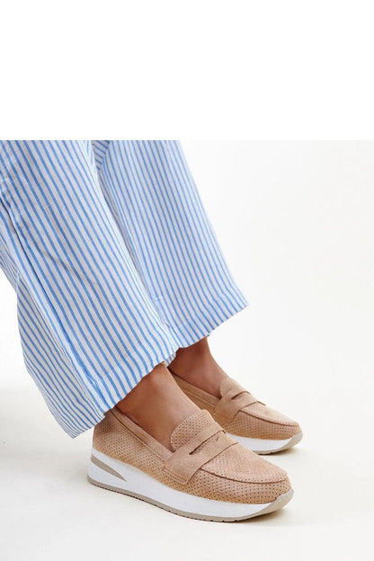   Brązowe perforowane półbuty Muna - Solea 