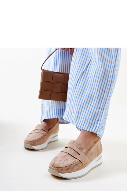   Brązowe perforowane półbuty Muna - Solea 