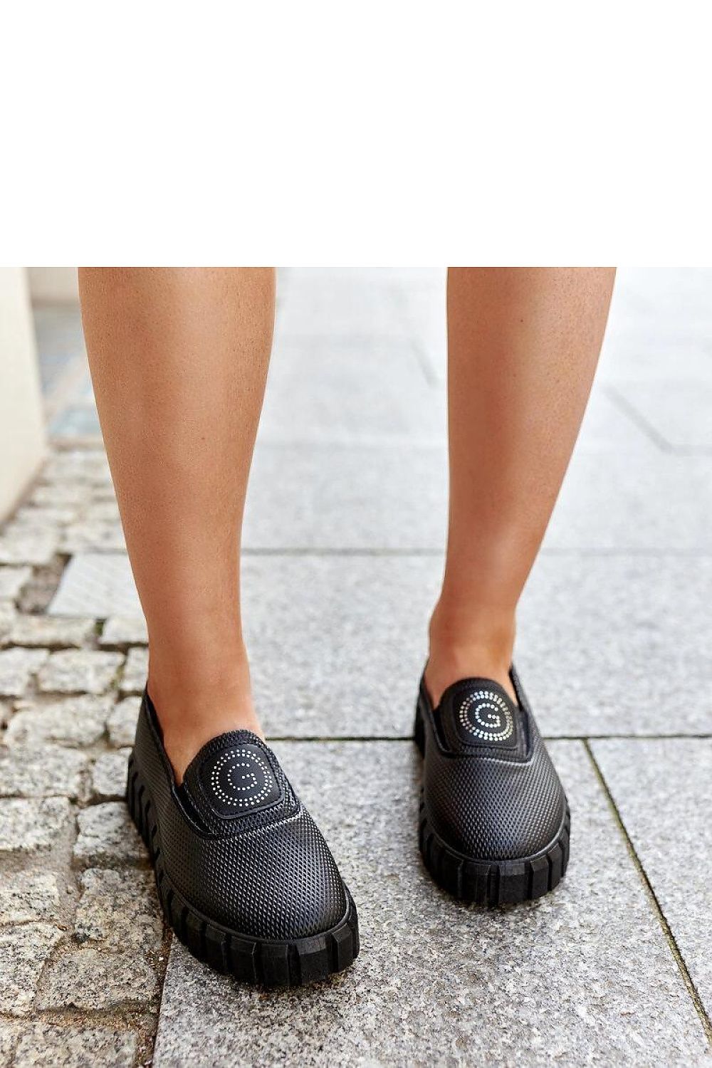   Czarne półbuty na masywnej podeszwie Teska - Solea 