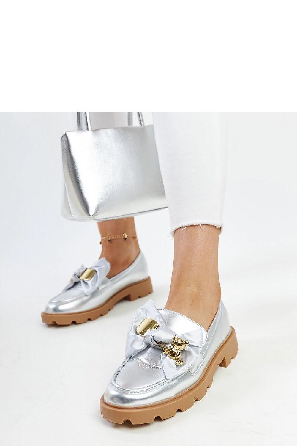   Srebrne mokasyny z ozdobną agrafką Bogumila - Solea 