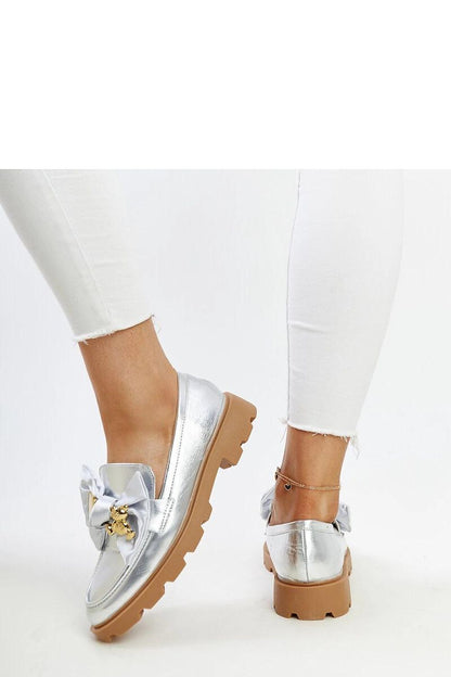   Srebrne mokasyny z ozdobną agrafką Bogumila - Solea 