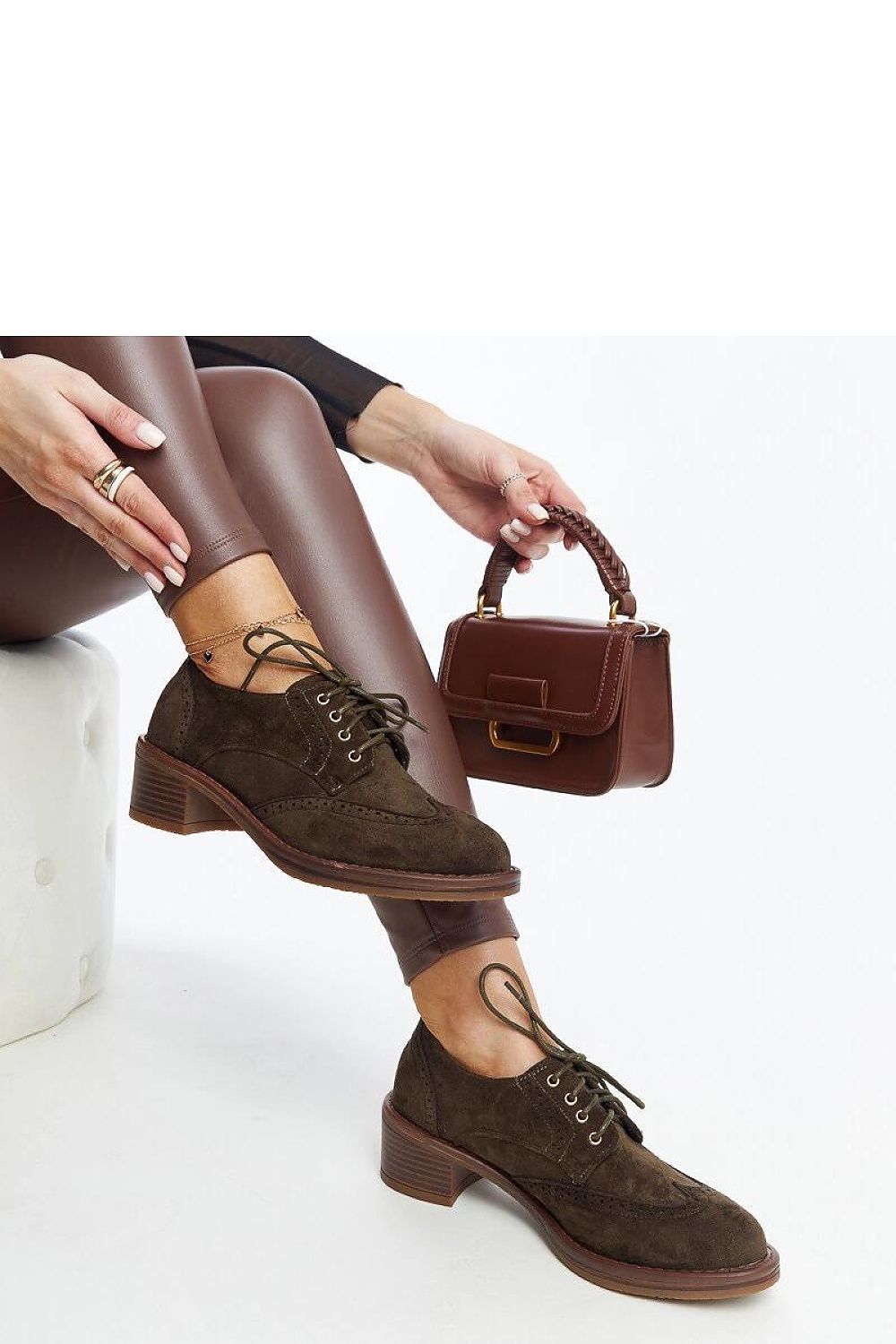   Zielone zamszowe półbuty obcasie Tigard - Solea 