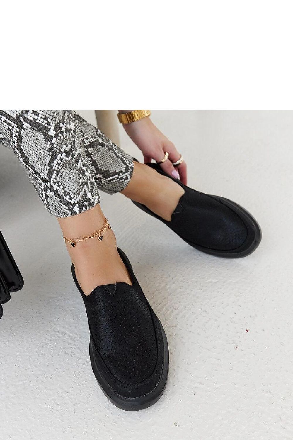   Czarne półbuty Marcie - Solea 