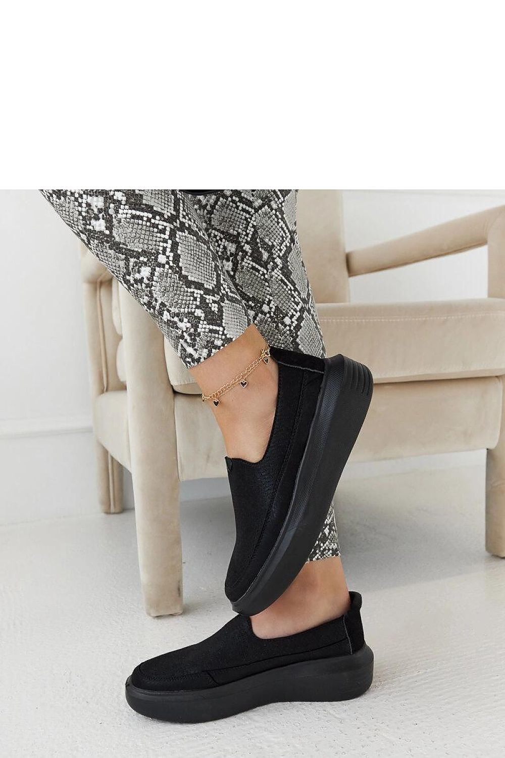   Czarne półbuty Marcie - Solea 