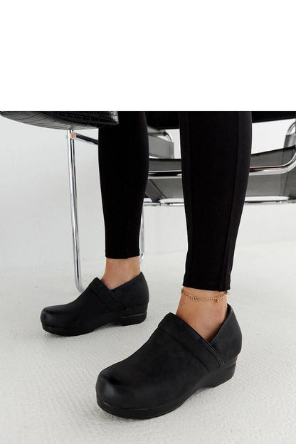   Czarne półbuty na platformie Montoro - Solea 