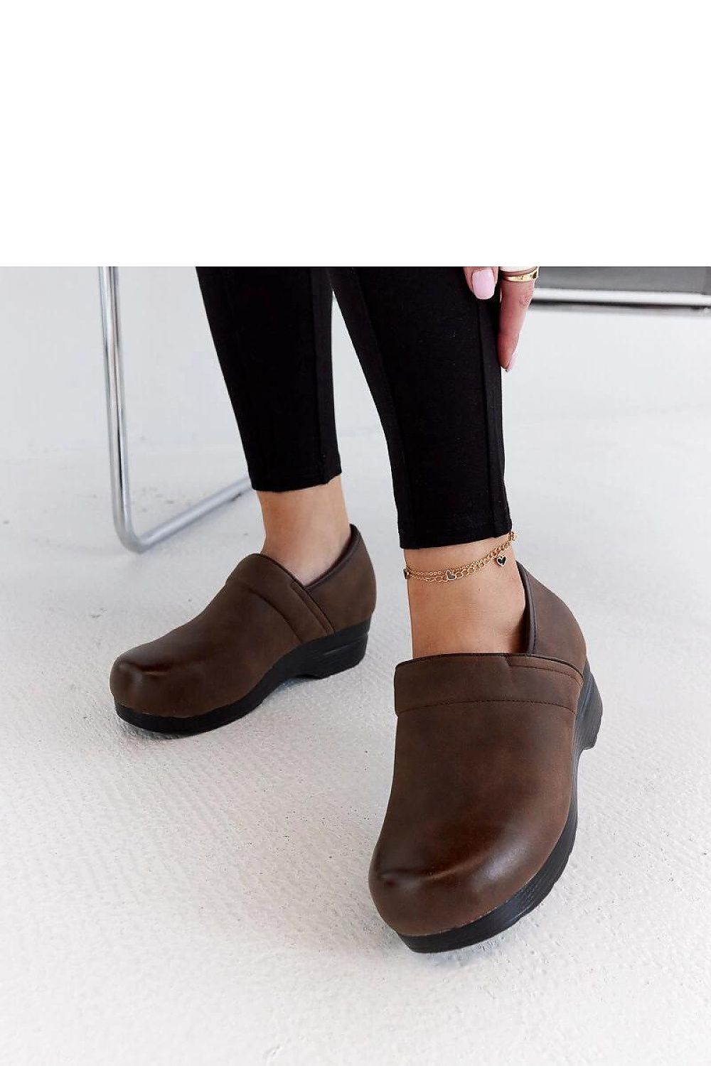   Brązowe półbuty na platformie Montoro - Solea 