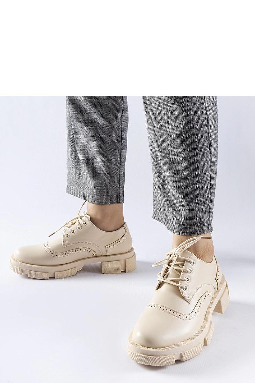   Beżowe wiązane półbuty Piazzetta - Solea 